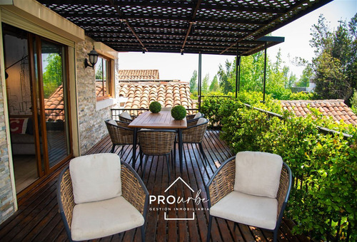 Casa En Arriendo De 5 Dorm. En Las Condes