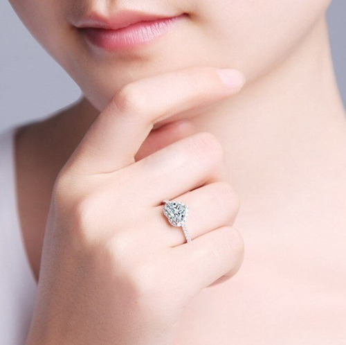 Imagen 5 de 6 de Hermoso Anillo Compromiso Crystal Love Heart Novia Regalo