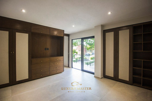 Casa De Lujo En Venta En Valle Real