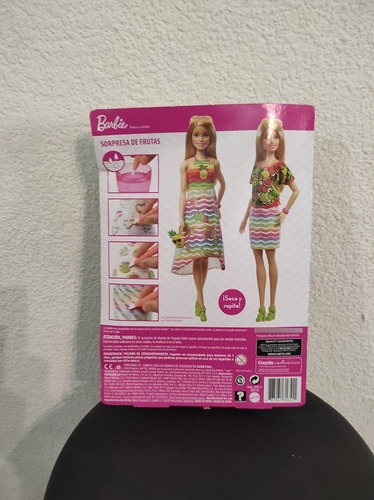 Barbie Crayola, Moda Mil Colores Muñeca Perfumada Accesorios