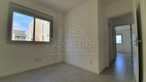 Imagem 4 de 15 de Apartamento A Venda Com 2 Quartos No Bairro Coqueiros Em Florianopolis - V-81887