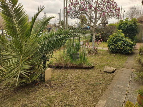 Imagen 3 de 22 de Venta De Casa 3 Dormitorios En Los Hornos, La Plata