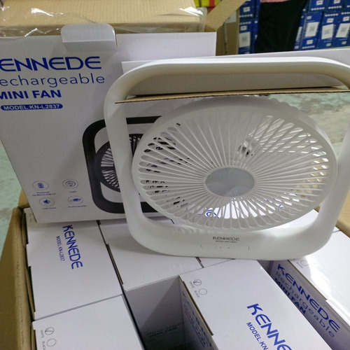 Ventilador De Escritorio Silencioso Portátil Usb Recargable Estructura Negro Diámetro 17.78 Cm