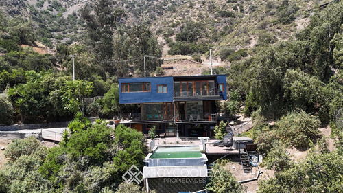 Casa En Venta De 3 Dorm. En Lo Barnechea