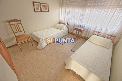 Imagen 13 de 17 de Apartamento En Alquiler Playa Mansa