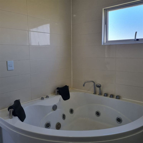 Imagen 18 de 22 de A Minutos De Frutillar Se Vende Linda Y Cómoda Casa