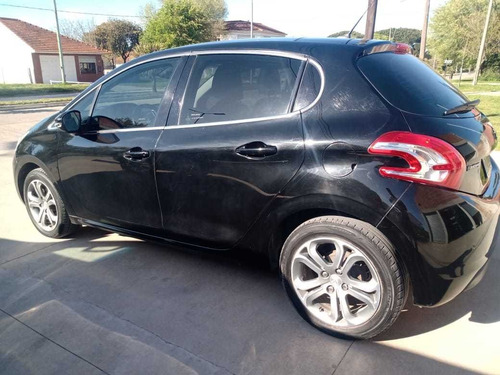 Imagen 11 de 16 de Peugeot 208 2015 1.6 Feline