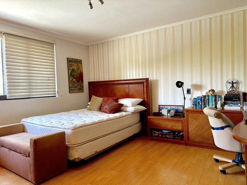 Colegio Santiago College / Impecable
