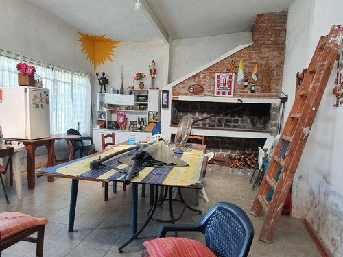 Imagen 13 de 15 de Inmobiliaria Rias Altas Vende Casa Con Muchas Comodidades