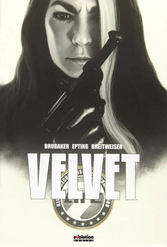 Velvet Omnibus, De Brubaker, Ed. Editorial Panini Comics, Tapa Blanda En Español, 2023