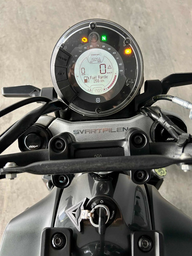 Imagen 7 de 15 de Husqvarna Svartpilen 401