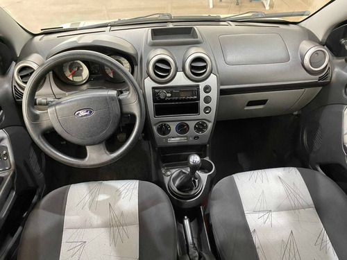 Imagem 6 de 8 de Ford Fiesta 1.6 Mpi Hatch 8v Flex 4p Manual