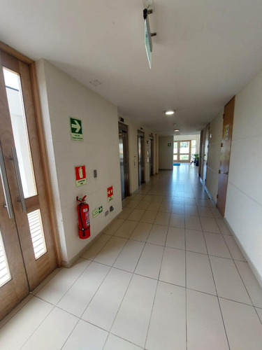 Venta Amplio Departamento Edificio Vista Albano, La Cisterna