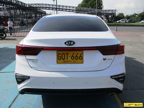 Imagen 6 de 15 de Kia Cerato Vivro Vibrant 1600cc Mt Aa