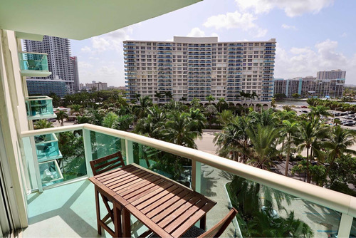 Tides Miami Departamento