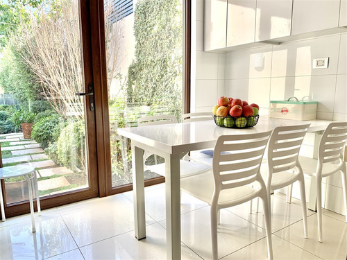 Condominio / Avenida La Dehesa / Bernardo Larraín