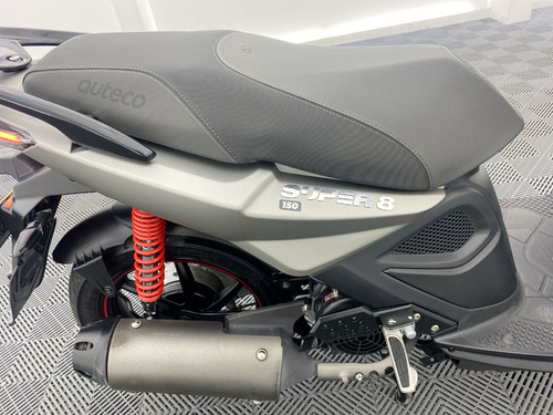 Imagen 24 de 25 de Kymco Super 8