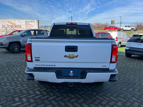 Chevrolet Silverado 5.3 LTZ 4WD CC A AT 4P