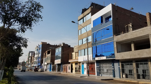 Los Olivos - Alquilo Locales Comerciales , En Av, Proceres De Huandoy , 1er Piso , 120m2, 2do Piso , 120m2, 3er Piso 120m2.