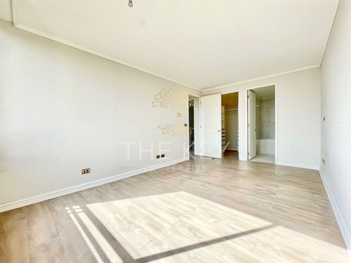 Departamento En Venta De 3 Dormitorios - Colón, Las Condes