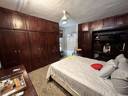 Casa En Venta En El Millon De 4 Habitaciones