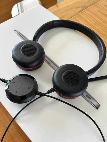 Jabra Evolve 30 Modelo Hsc016