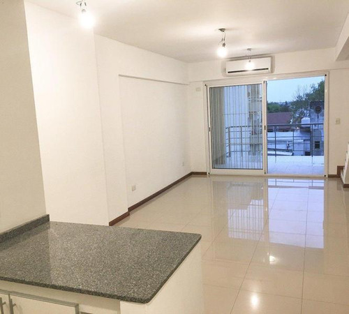 Excelente 3 Ambientes En Duplex Como A Estrenar Con 2 Balcones Y Cochera Cubierta