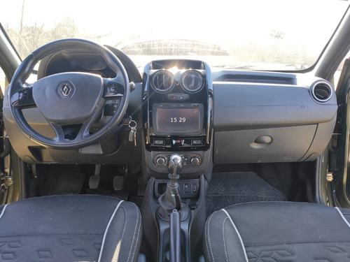 Imagen 6 de 8 de Renault Duster Oroch 2.0 Privilege