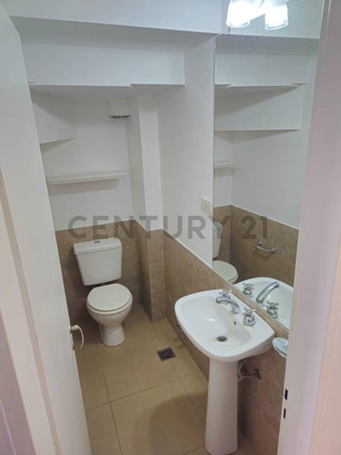 Venta Casa Tipo Duplex 3 Ambientes Ituzaingo Norte Con Entrepiso En Tercer Piso