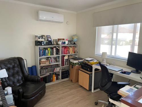 Se Vende Casa Con Excelente Ubicación 3d, 3b, Jardín Formado