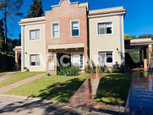 Imagen 1 de 29 de Duplex Tipo Townhouse En Barrio Privado El Resuello.