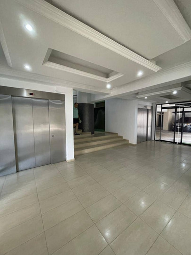 Apartamento En Venta En Valencia. Urb. El Parral - Wc