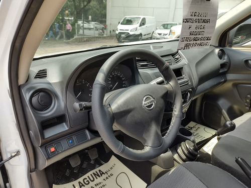 Imagen 8 de 11 de Nissan Np300 2.5 Estacas Dh Aa Pack Seg Mt 2016