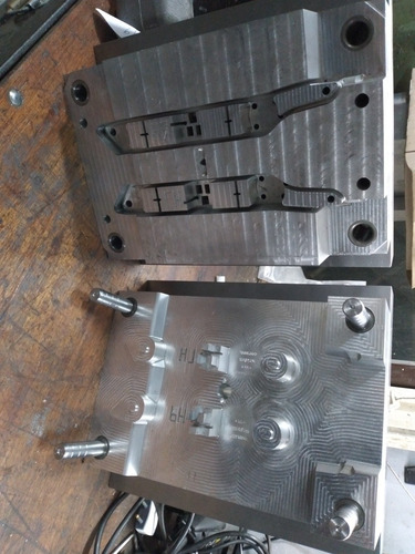 Imagen 5 de 5 de Matricero Taller Con Cnc 4 Ejes