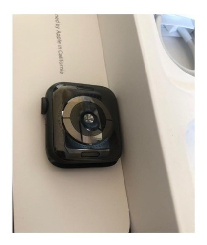 P/o Apple Watch Series 5 Gps 40mm Space Gray Open Box