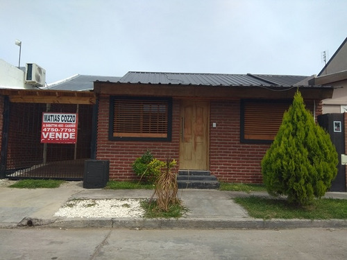 Venta Casa 3 Ambientes Con Pileta, Jardín Y Parrilla.