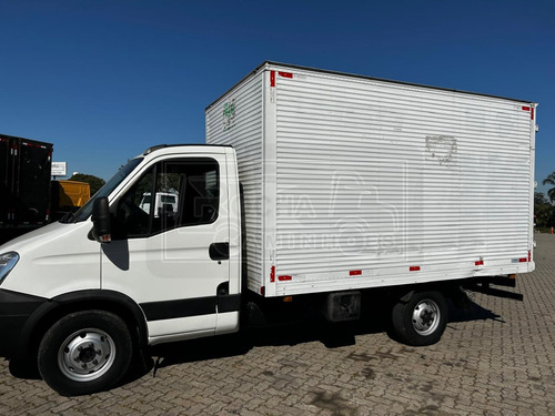 Iveco Daily 35s14 Ano 2015 Com Baú De 3,90 Mt