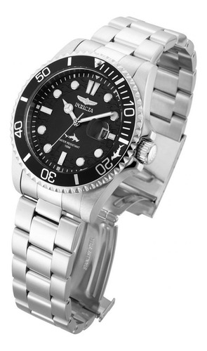 Imagen 2 de 2 de Reloj pulsera Invicta Pro Diver 30018 de cuerpo color acero, analógico, para hombre, fondo negro, con correa de acero inoxidable color acero, agujas color blanco y plata, dial blanco y plata, minutero/segundero blanco, bisel color negro y plata y desplegable