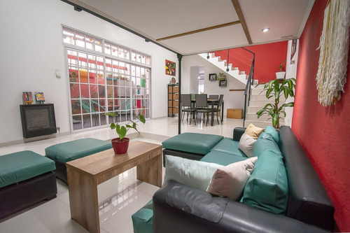 Venta Casa 5 Ambientes Con Garage Patio Y Terraza