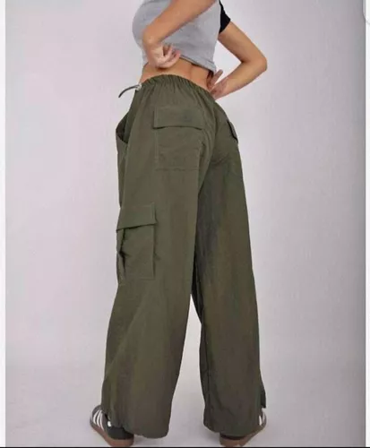 Pantalón de tela de estilo militar para mujer en verde oscuro