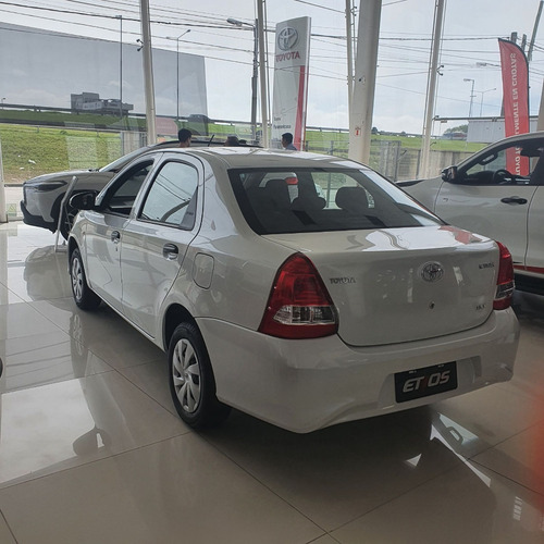 Imagen 5 de 15 de Toyota Etios 1.5 4p Xls Pack 4at 2023