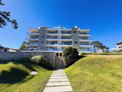 Imagen 21 de 24 de Emerald Apartamento En Venta - 3 Dormitorios + Den- Piscina - Mansa Penthouse Punta Del Este