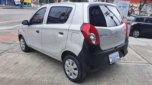 Imagen 3 de 12 de Suzuki Alto Plata 800 2018