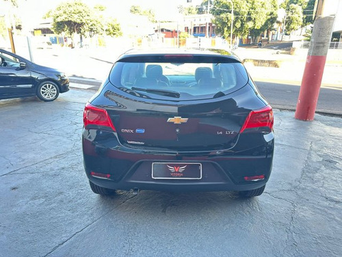 Chevrolet Onix Onix 1.4 MPFI LTZ 8V FLEX 4P MANUAL