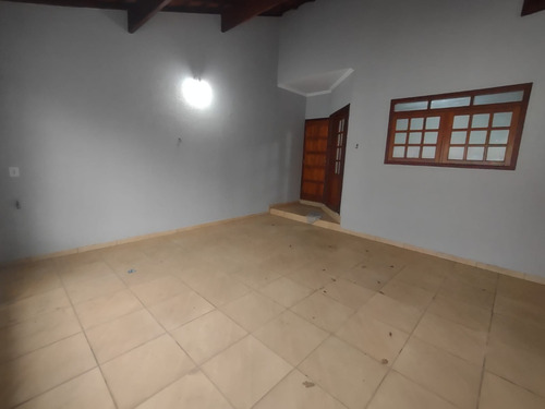 Casa Com 3 Dorms Em Bairro Nobre