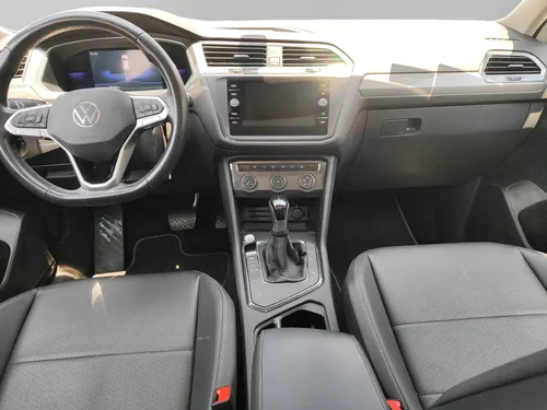 Volkswagen Tiguan 5p Comfortline L4/1.4/T Aut