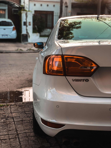 Imagen 2 de 4 de Volkswagen Vento 2.5 Luxury 170cv Tiptronic 2014