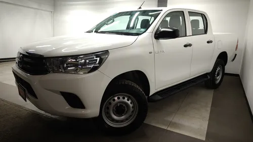 Toyota Hilux 2.7 Cabina Doble Base Mt