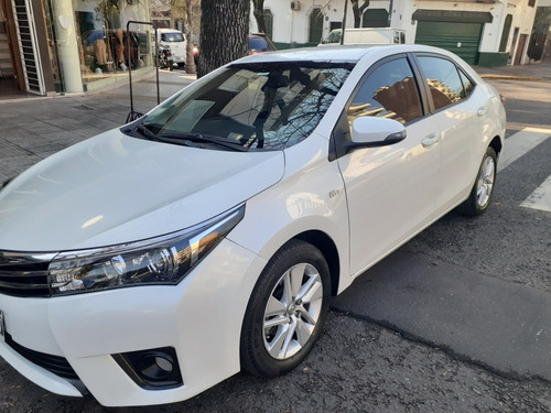 Imagen 1 de 13 de Toyota Corolla 1.8 Xei Cvt Pack 140cv 2015