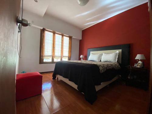 Casa En Venta - 2 Dormitorios 2 Baños - 230mts2 - Mar Del Plata